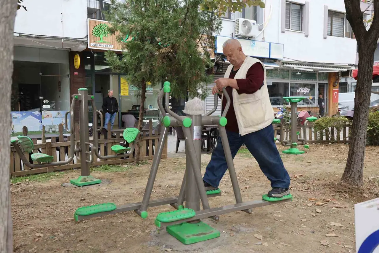 Şehzadeler’de mahallelinin spor aleti talebi karşılık buldu