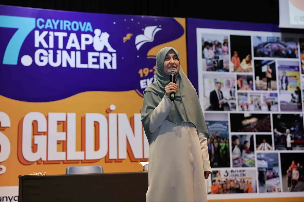 Saliha Erdim, Çayırova’da aile ve manevi değerleri anlattı