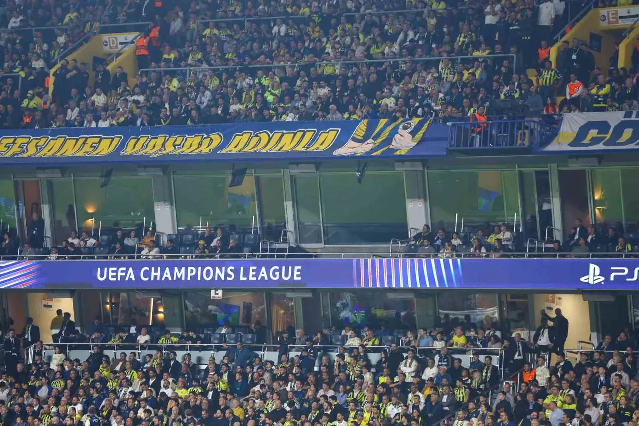 İsmail Kartal’a "istifa" tezahüratları