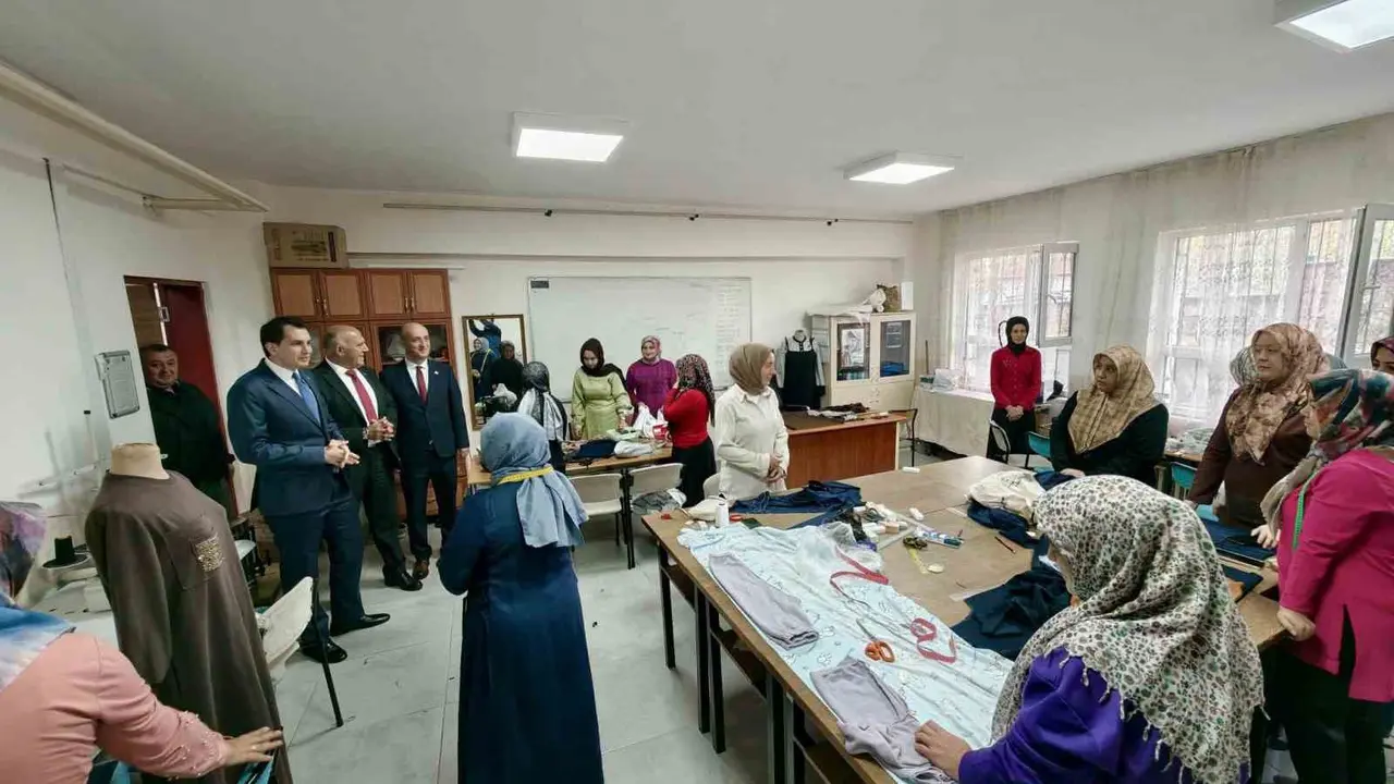 Hisarcık Kaymakamı Atam’dan halk eğitimi kurslarına ziyaret