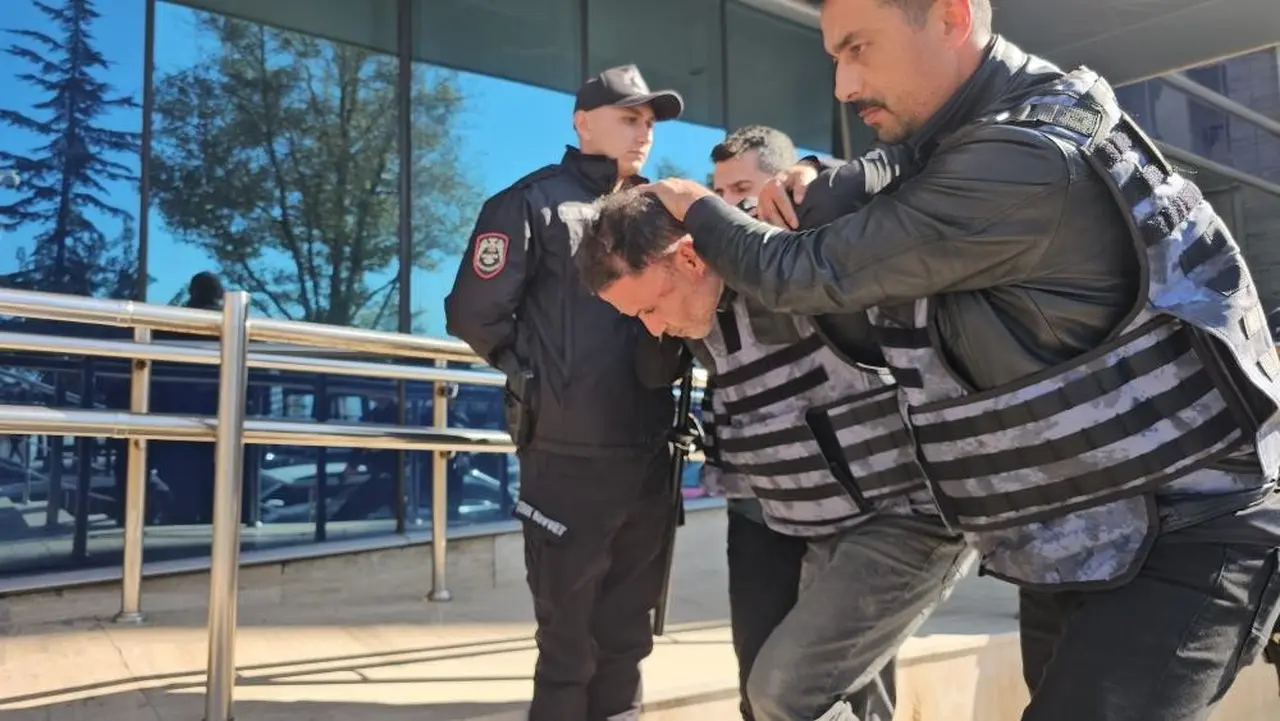 Zonguldak’ta eşini ve ona yardım etmek isteyen genci vuran şüpheli tutuklandı