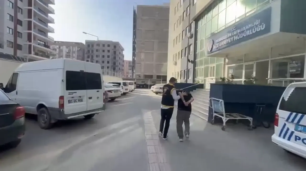 İskenderun’da 33 yıl hapis cezasıyla aranan hükümlü yakalandı