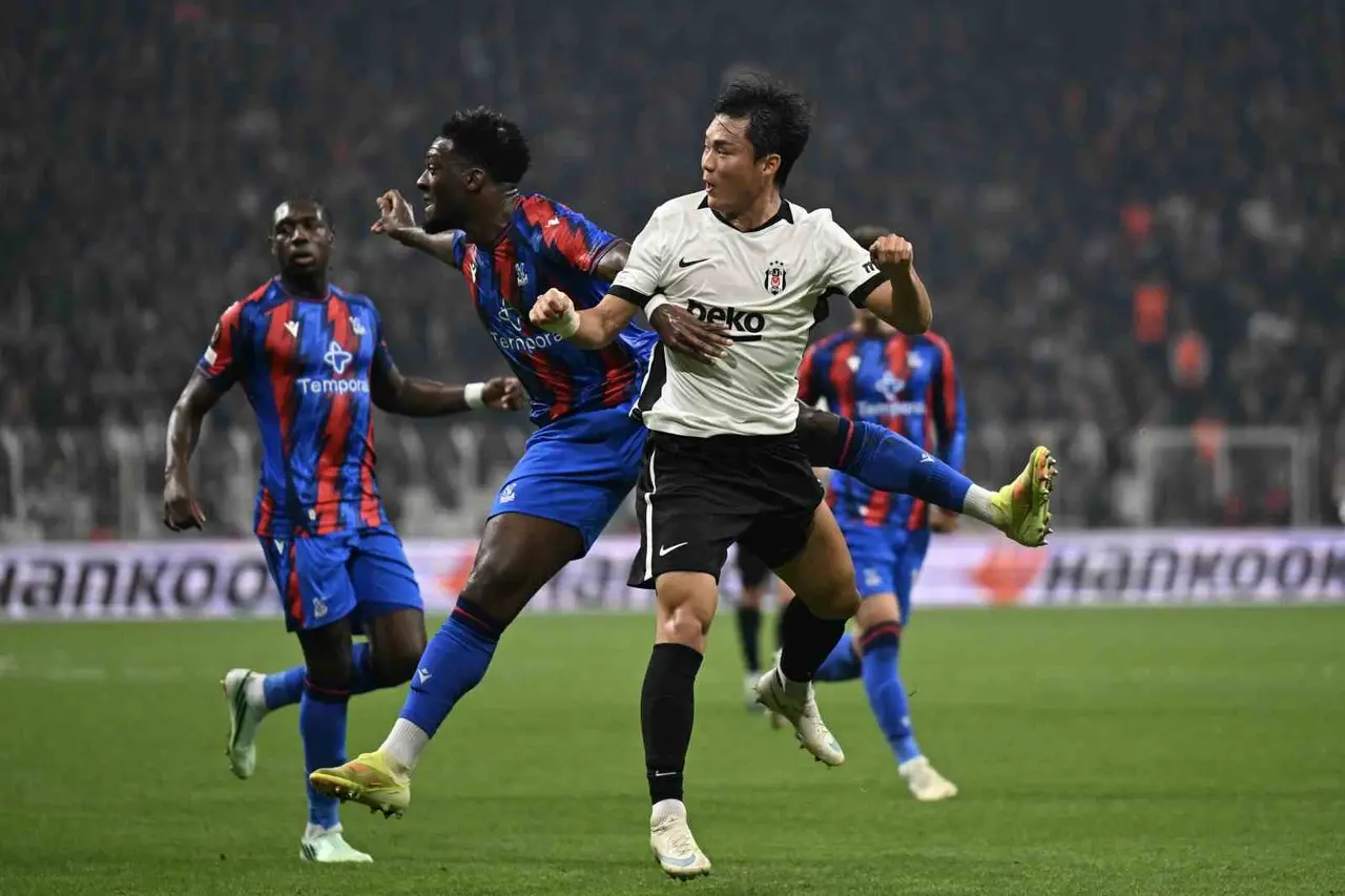 UEFA Avrupa Ligi: Beşiktaş: 1 - Crystal Palace: 0 (İlk yarı)