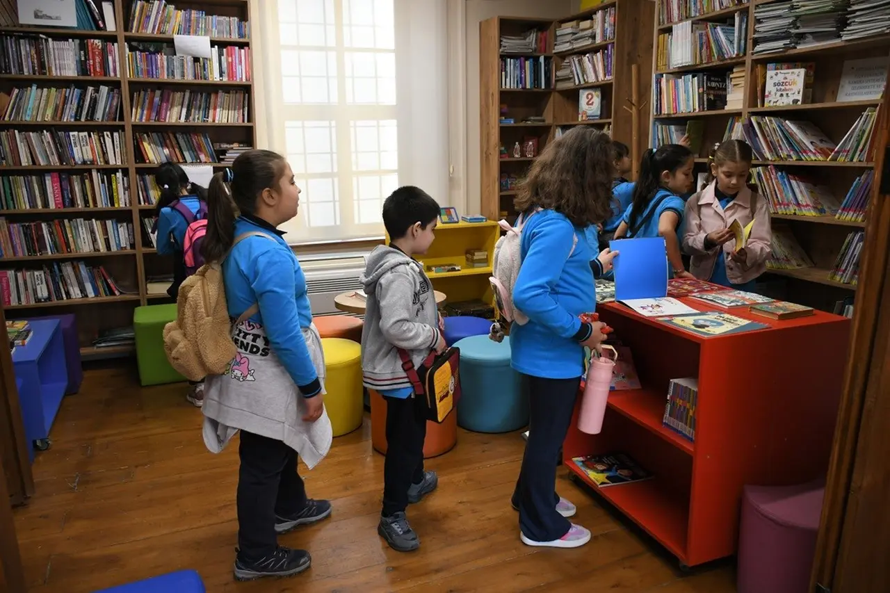 Minik kitap tutkunları Seyakmer’de buluştu