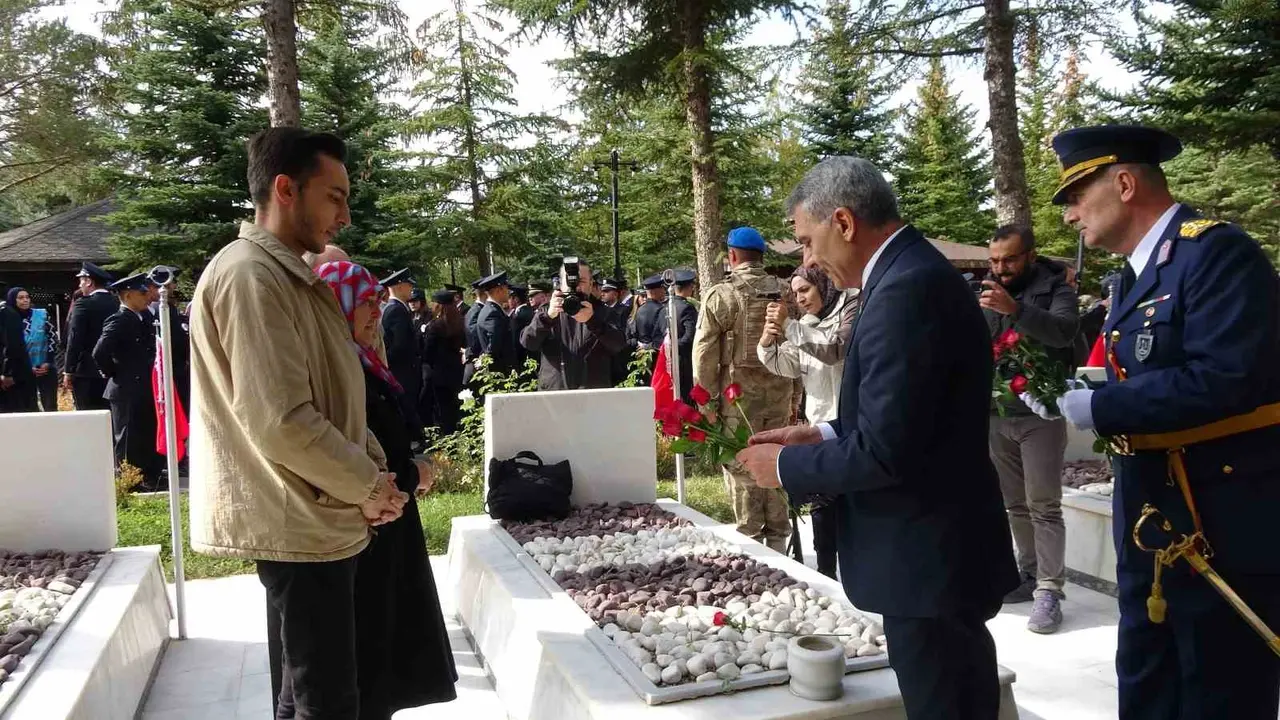 Cumhuriyet Bayramı’nda şehitler unutulmadı
