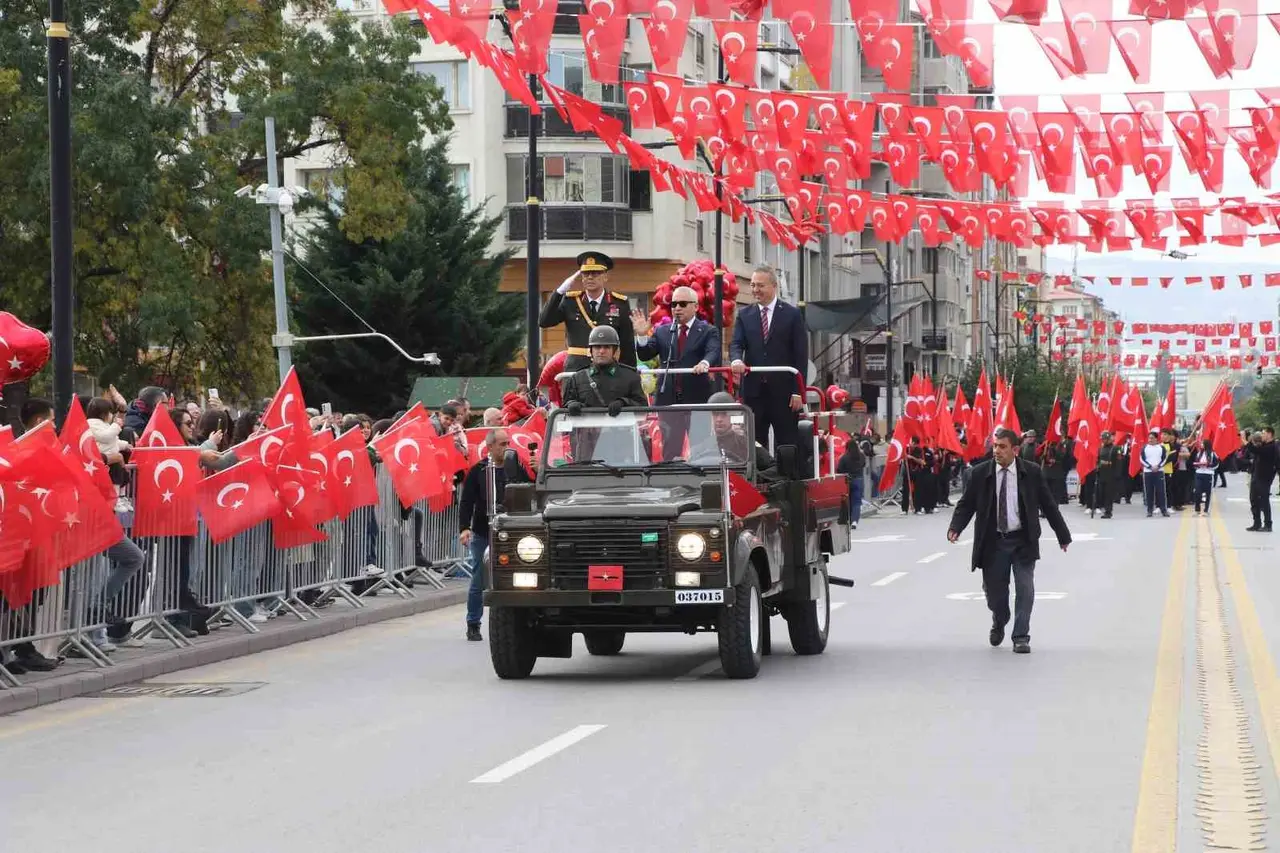 Cumhuriyetin temellerinin atıldığı Sivas’ta Cumhuriyetin 103. yılı coşkuyla kutlandı