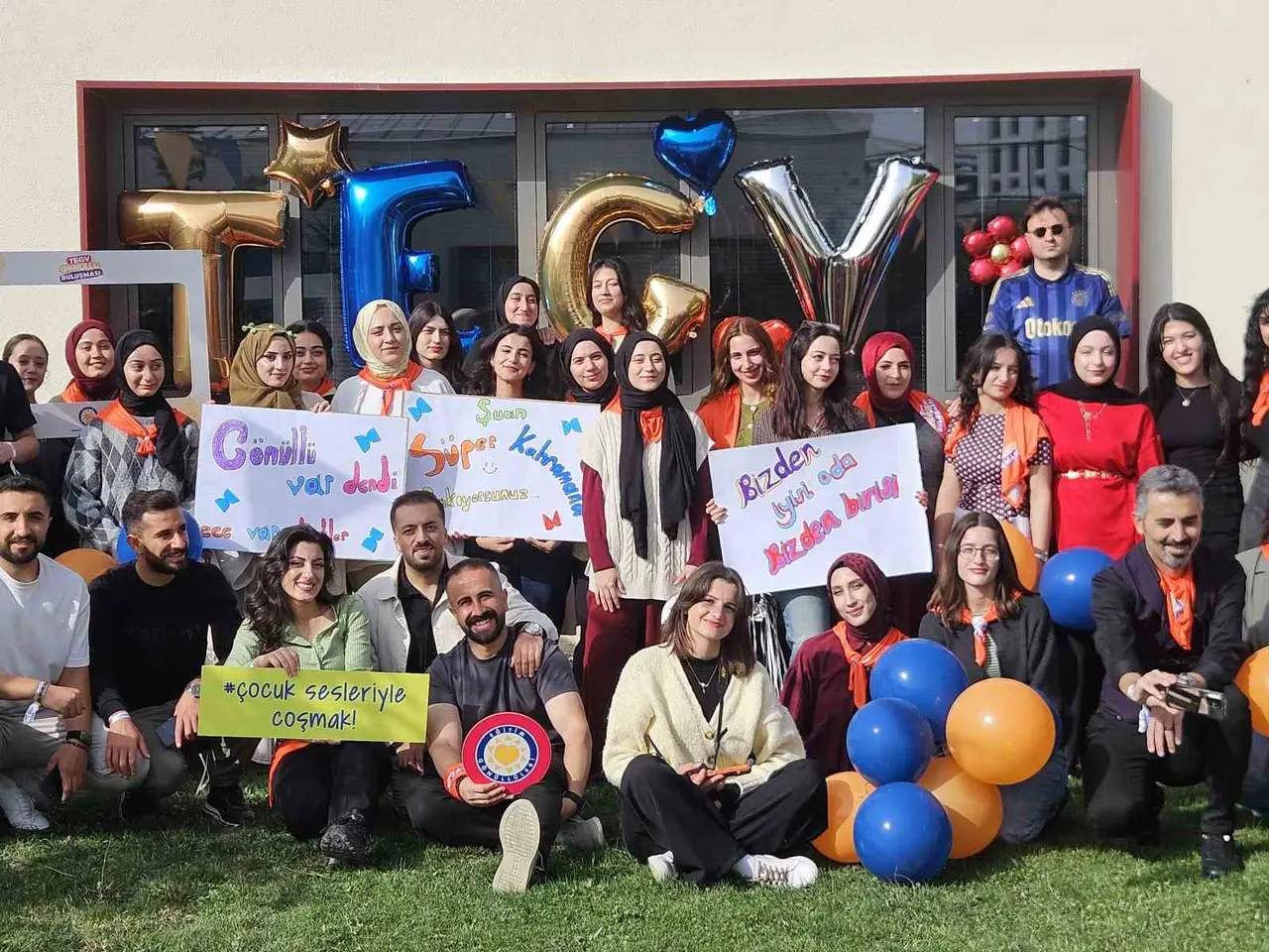 Çocukların geleceğine emek veren TEGV gönüllüleri Van’da buluştu
