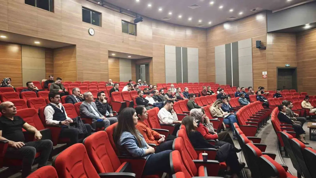 Melikgazi Belediyesi personeline ‘Afet Farkındalık Eğitimi’