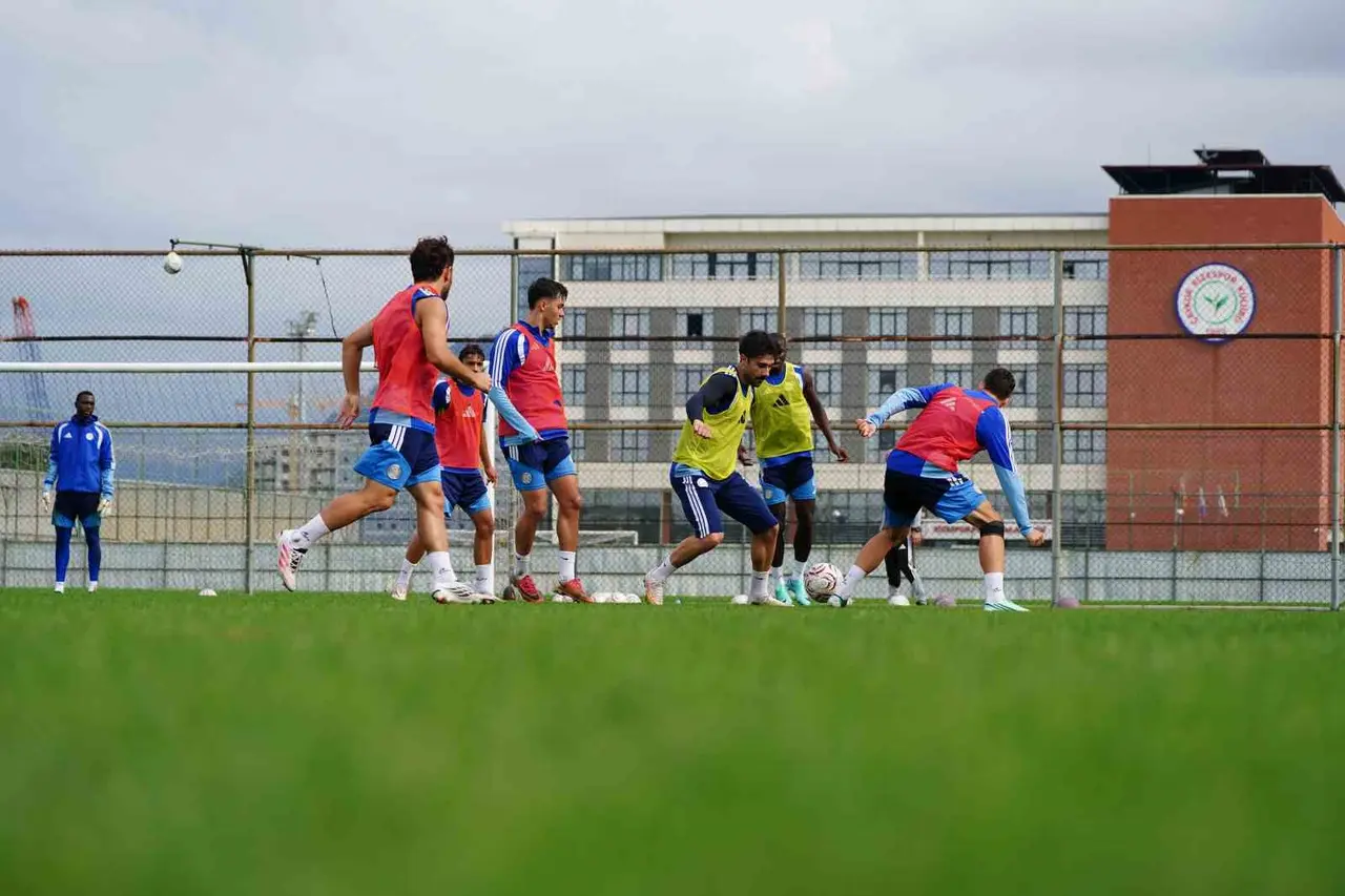 Çaykur Rizespor, Trabzonspor maçı hazırlıklarına başladı