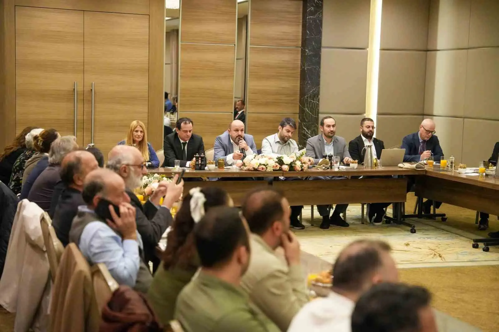 BEDAŞ, güçlü enerji altyapısı için 25 ilçede 597 muhtarla bir araya geldi