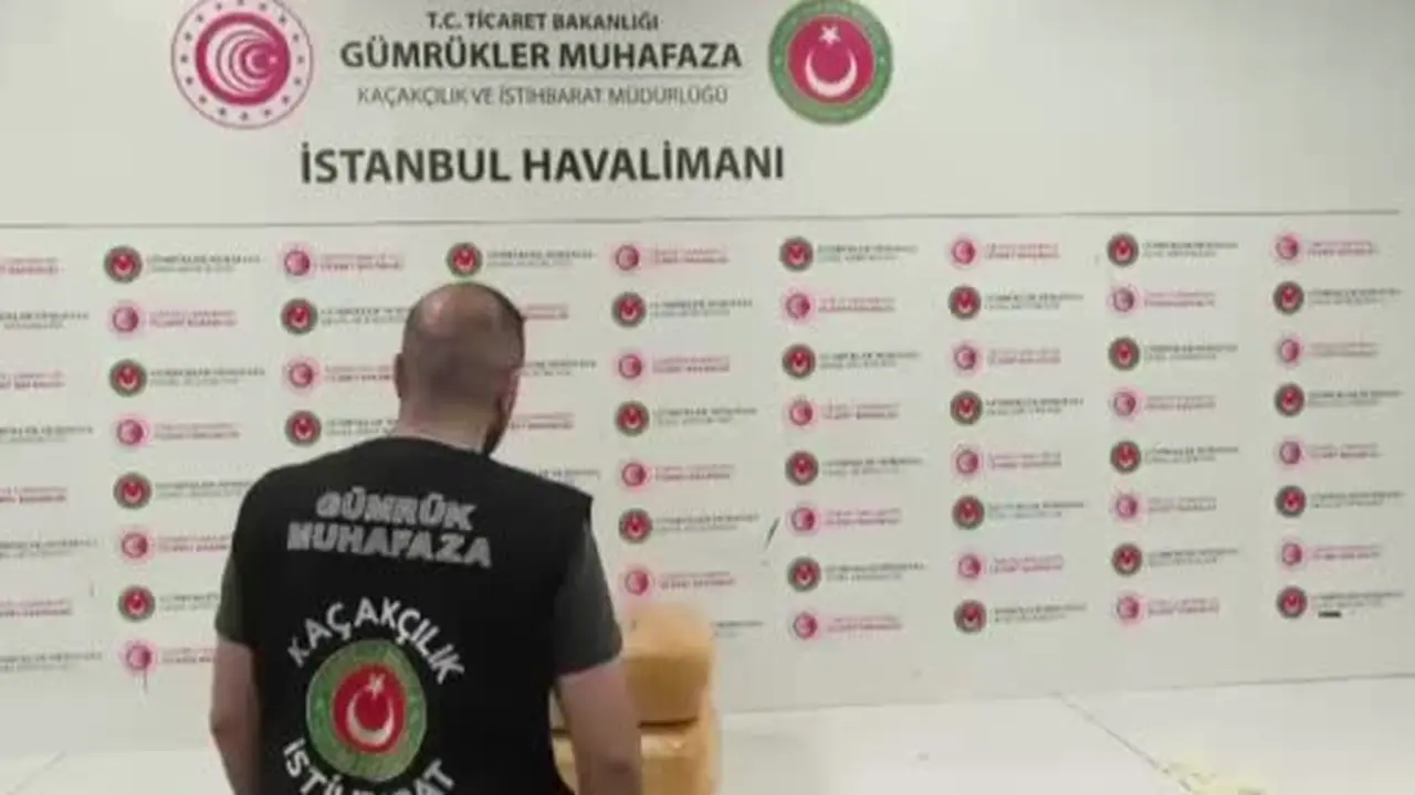 İstanbul Havalimanı’nda 25 kilo esrar ele geçirildi: 2 gözaltı