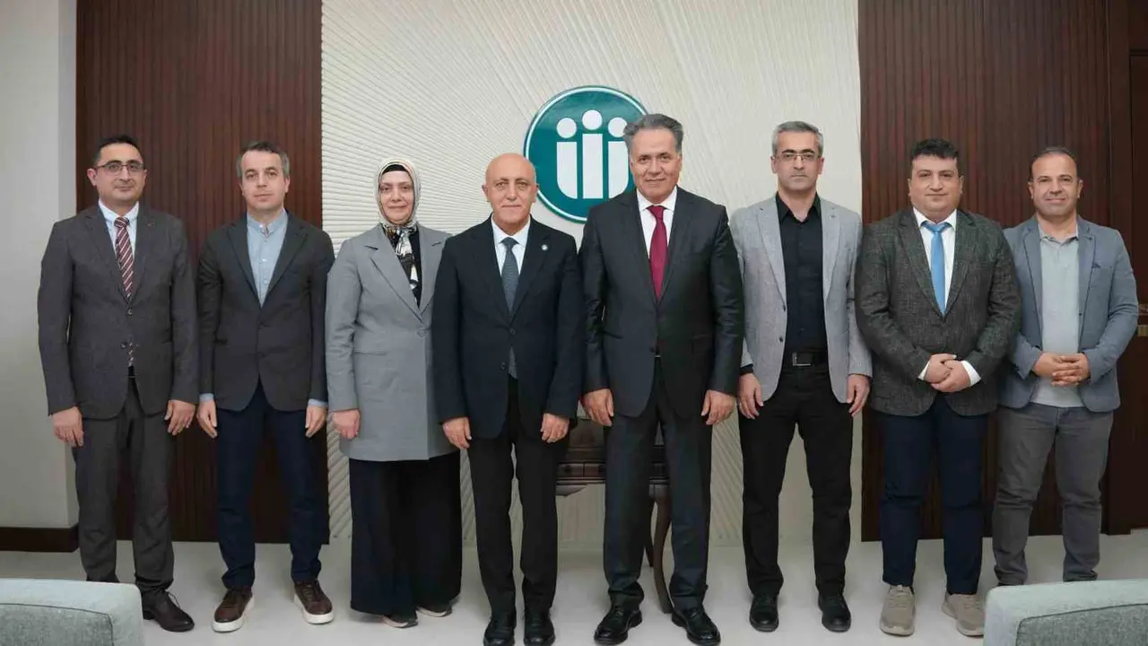 TÖTM Başhekim ve Başhekim Yardımcılarından Rektör Akpolat’a ziyaret
