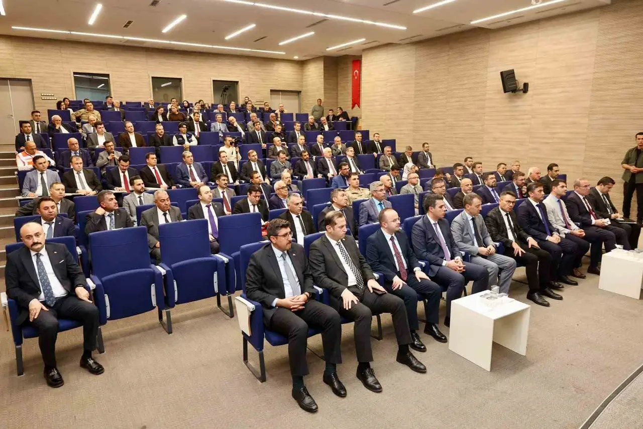 Vali Ünlüer: "Kahramanmaraş’ta artık depremden bahsetmemiz mümkün değildir"