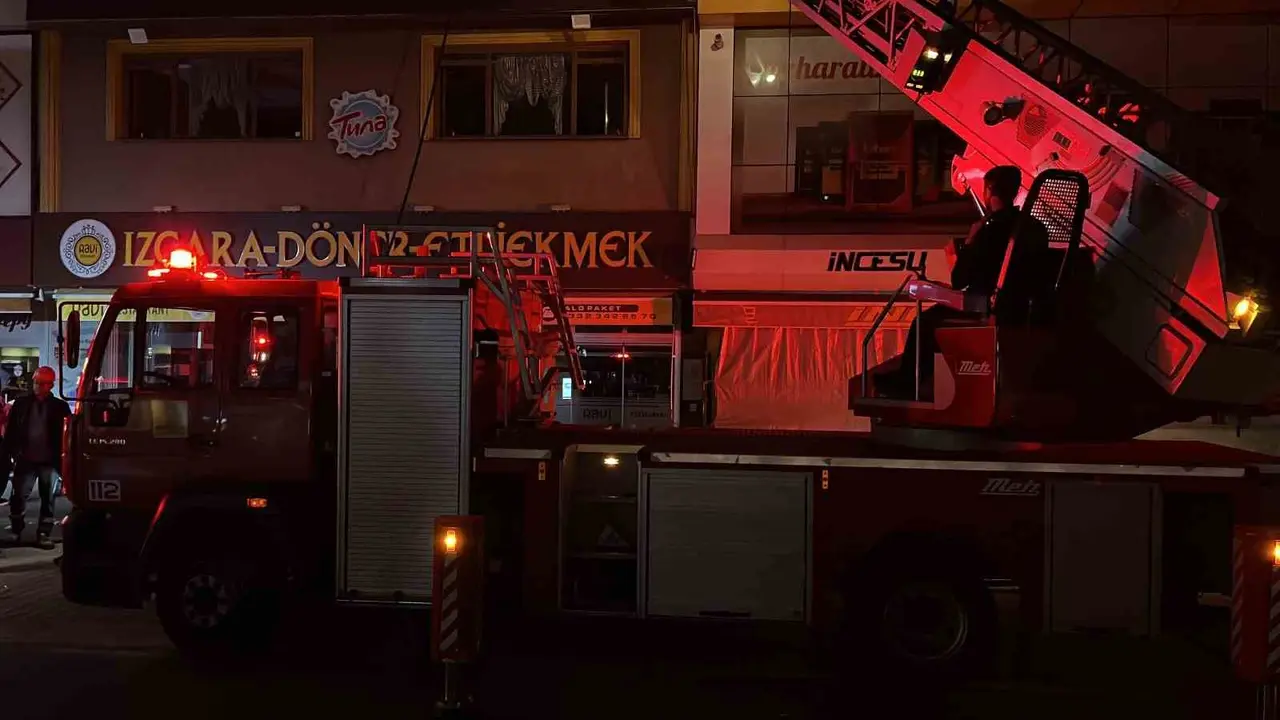İş yerinin bacasında çıkan yangın korkuttu
