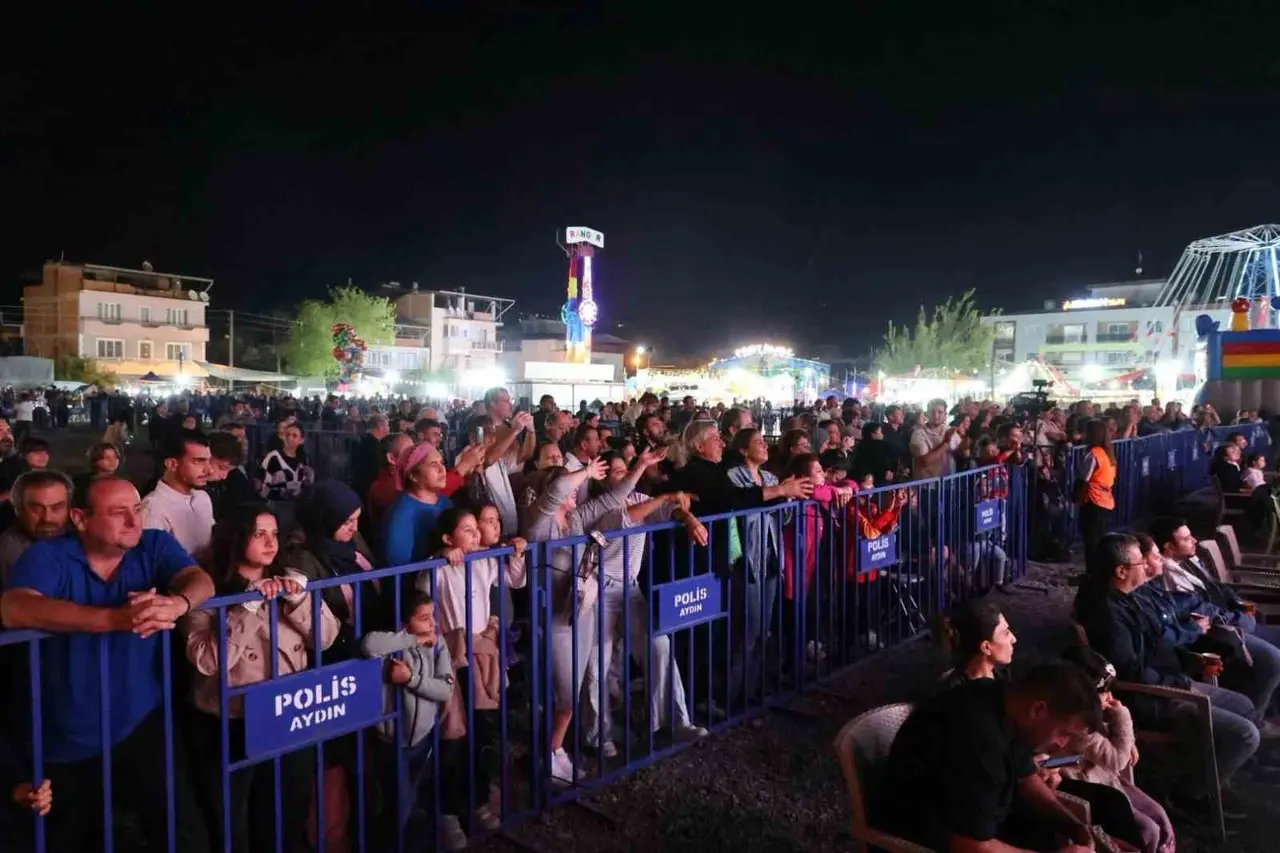 Çine’de Memecik Fest coşkusu Necati ve Saykolar ile sürdü
