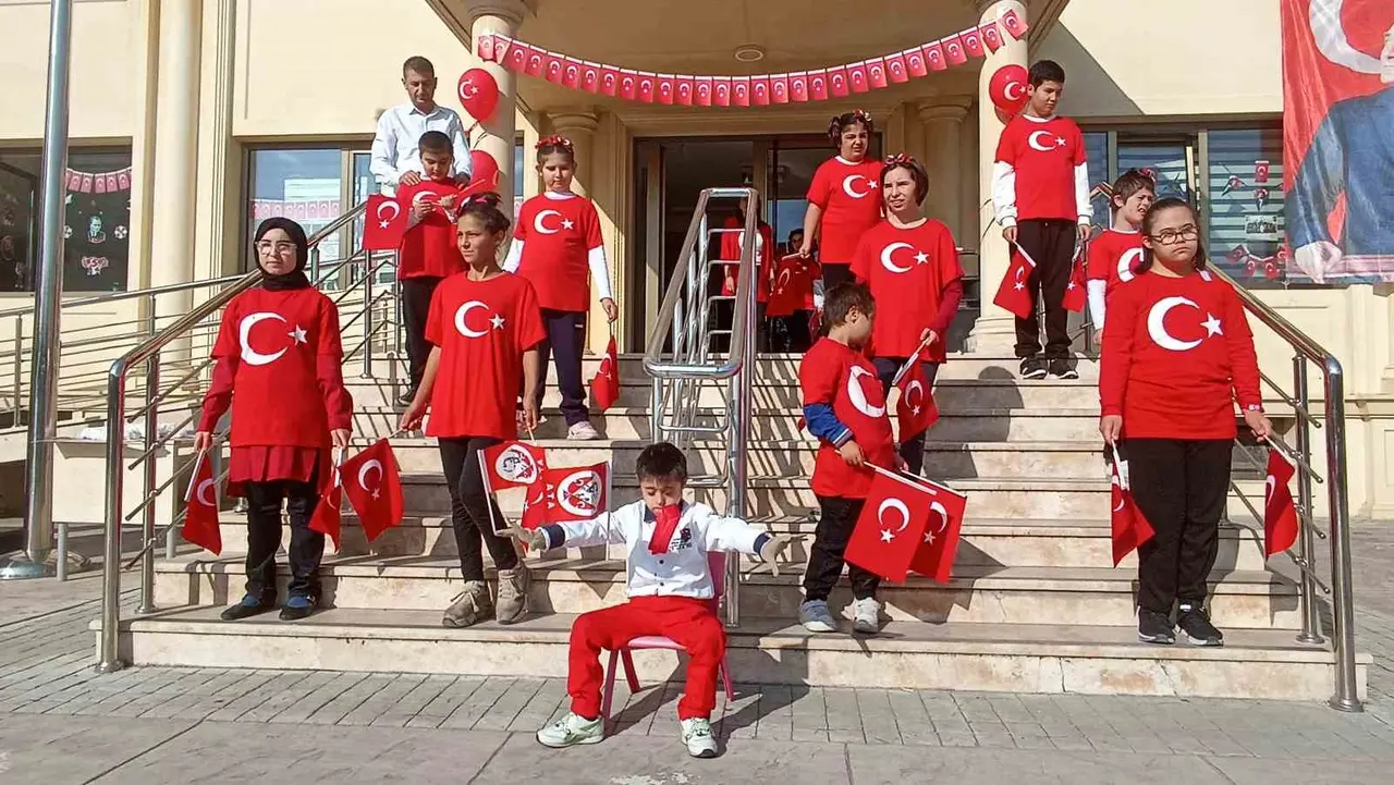 Havza’da özel öğrencilerden Cumhuriyet Bayramı kutlaması