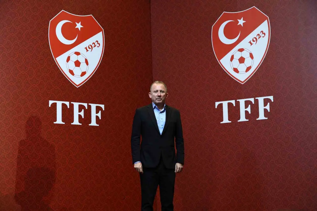 A Milli Futbol Takımı Teknik Direktörü Sergen Yalçın: "Halkımızın milli takımın peşinde tekrar koşmasını sağlayacağız"