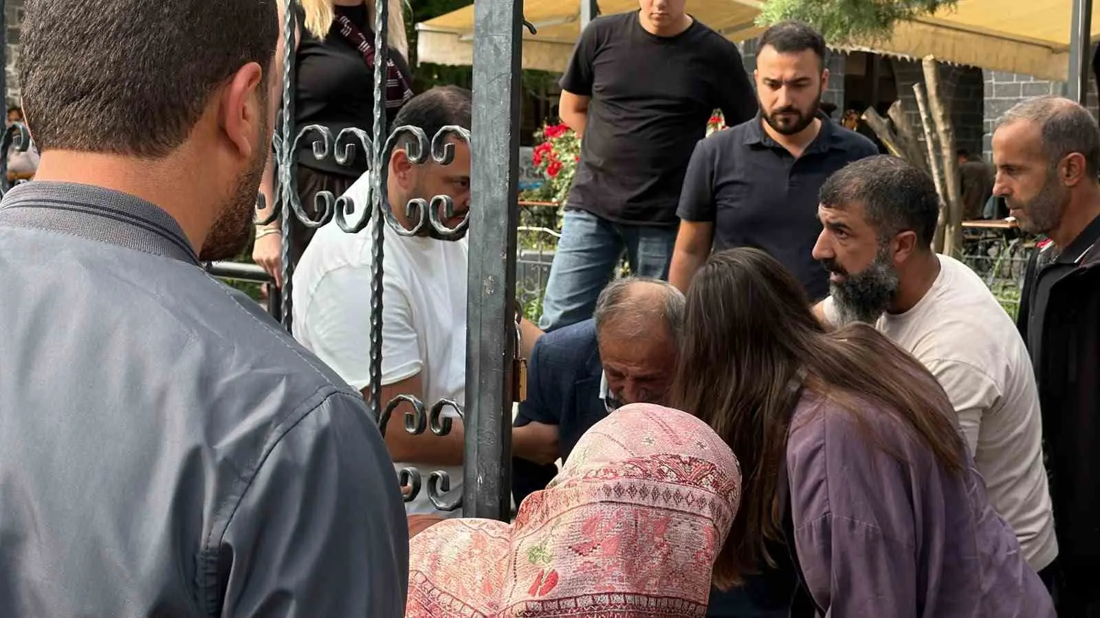 Yediği kuru yemişler nefes borusuna kaçan şahıs, "Heimlich" manevrasıyla hayata tutundu