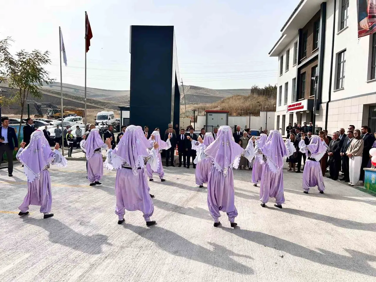 Bakan Göktaş: "Sosyal ve Ekonomik Destek hizmetimizle 199 bin 889 çocuğun ailelerinin yanında büyümesine katkı sunuyoruz"