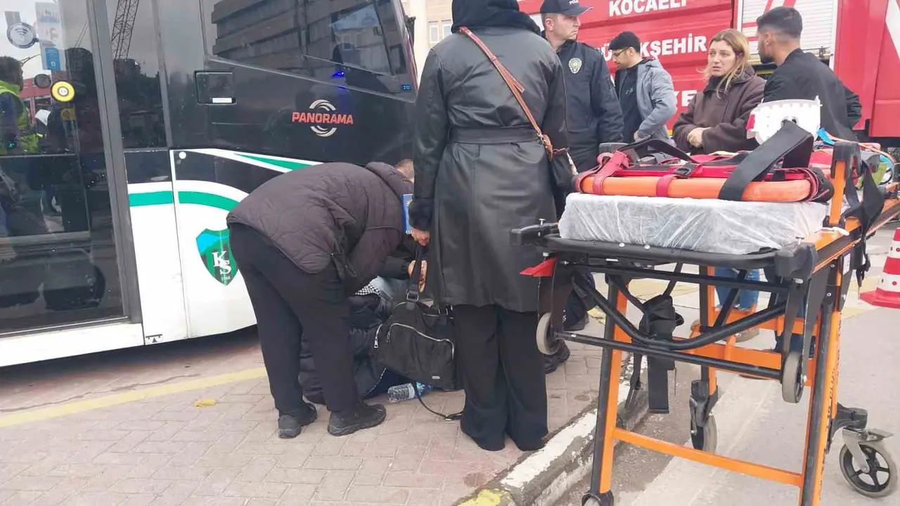 Kocaeli’de tramvayın çarptığı 2 kadından biri ağır yaralandı