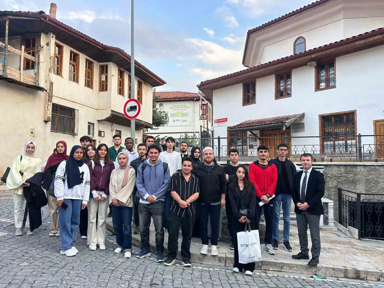 Üniversitelilerin dersliği bu kez tarihi mekanlar oldu