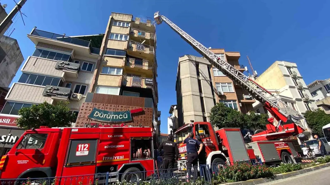 Dürümcünün bacasında çıkan yangın panikletti