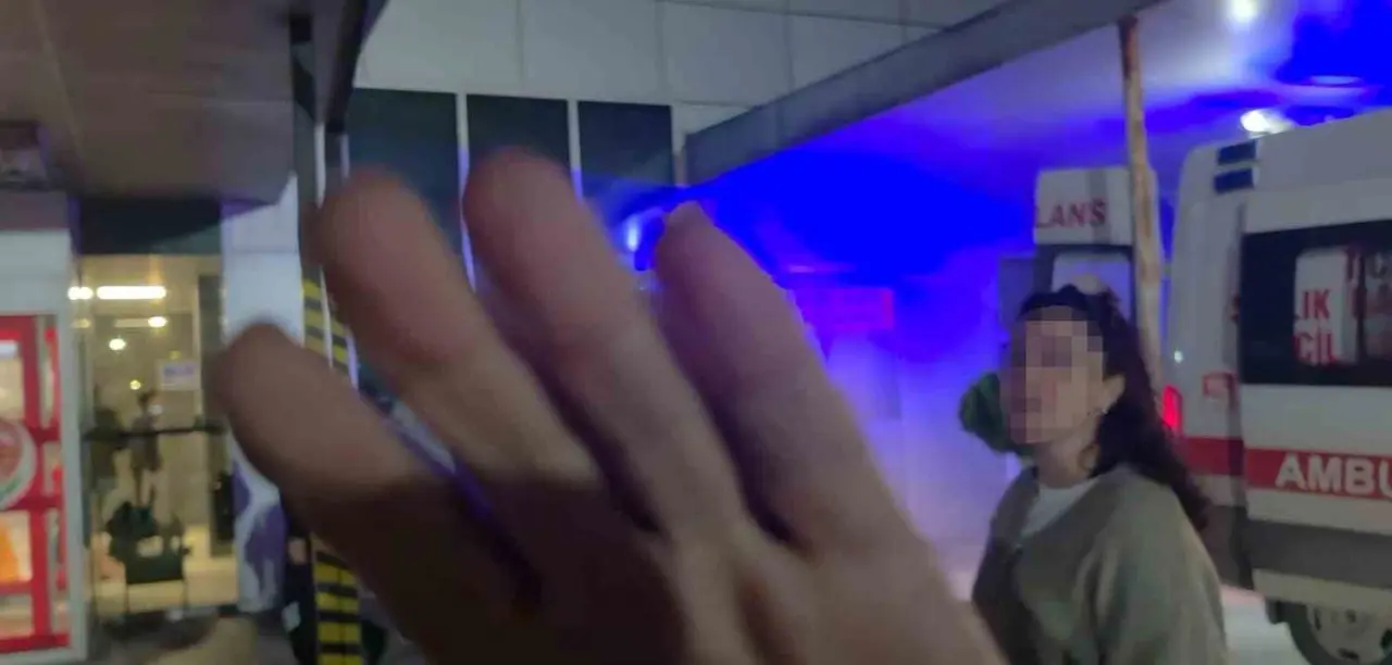 Film setinde fenalaşan yönetmen hastaneye kaldırıldı, yakınları gazetecilere zor anlar yaşattı