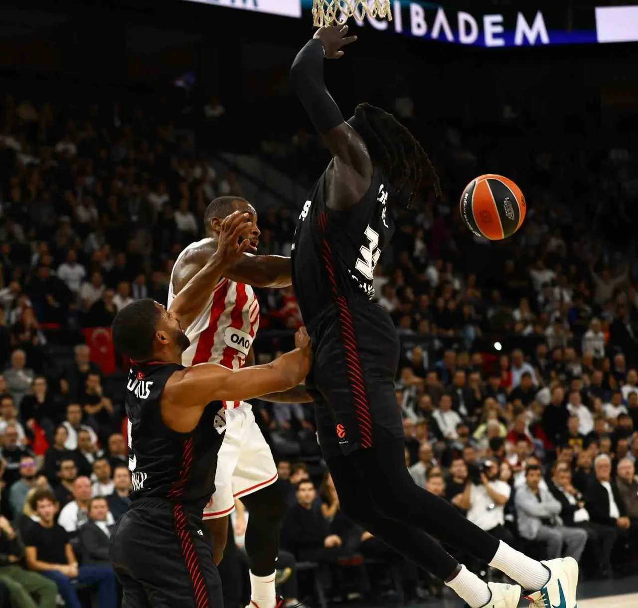 Euroleague: Beşiktaş: 73 - Olympiakos: 81
