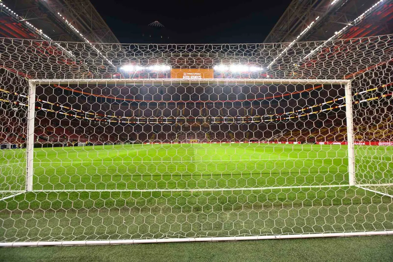 Trendyol Süper Lig: Galatasaray: 0 - Fenerbahçe: 0 (Maç devam ediyor)