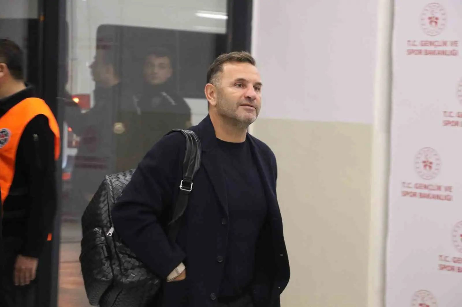 Gençlerbirliği ve Galatasaray kafileleri stada ulaştı