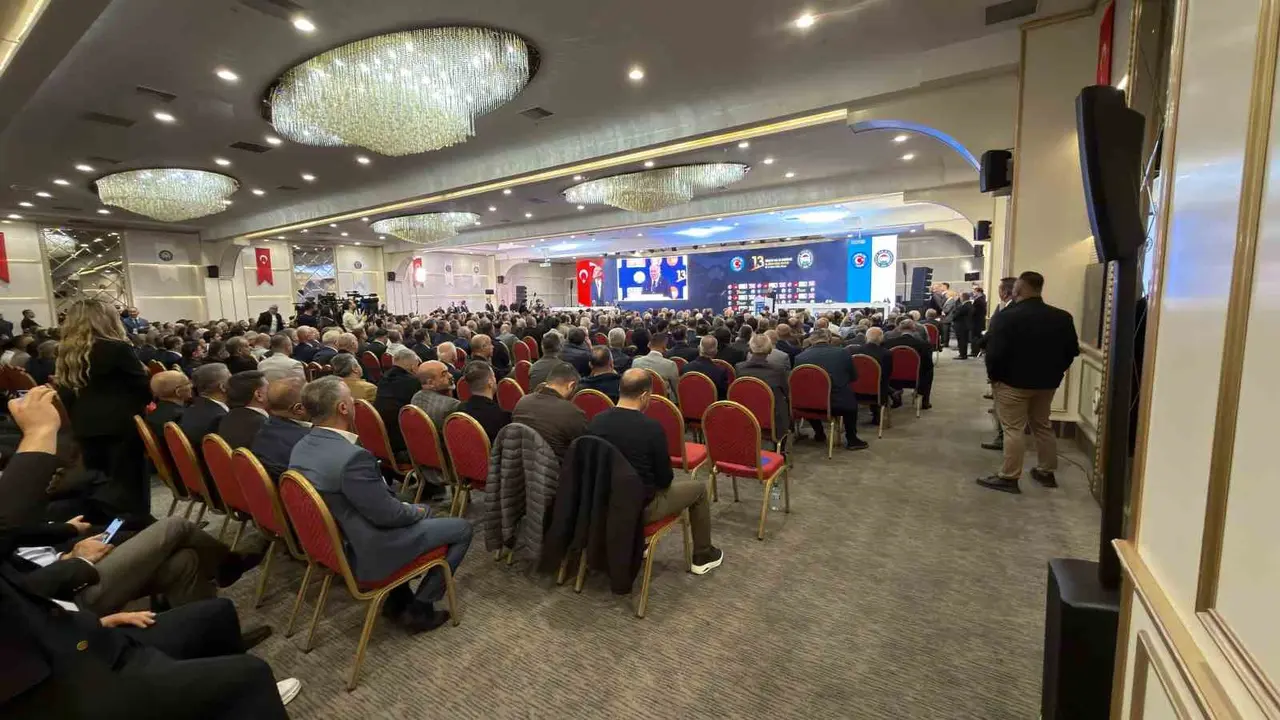 Bakan Uraloğlu: "Bizler için sendikalar demokrasilerin vazgeçilmez unsurlarıdır"