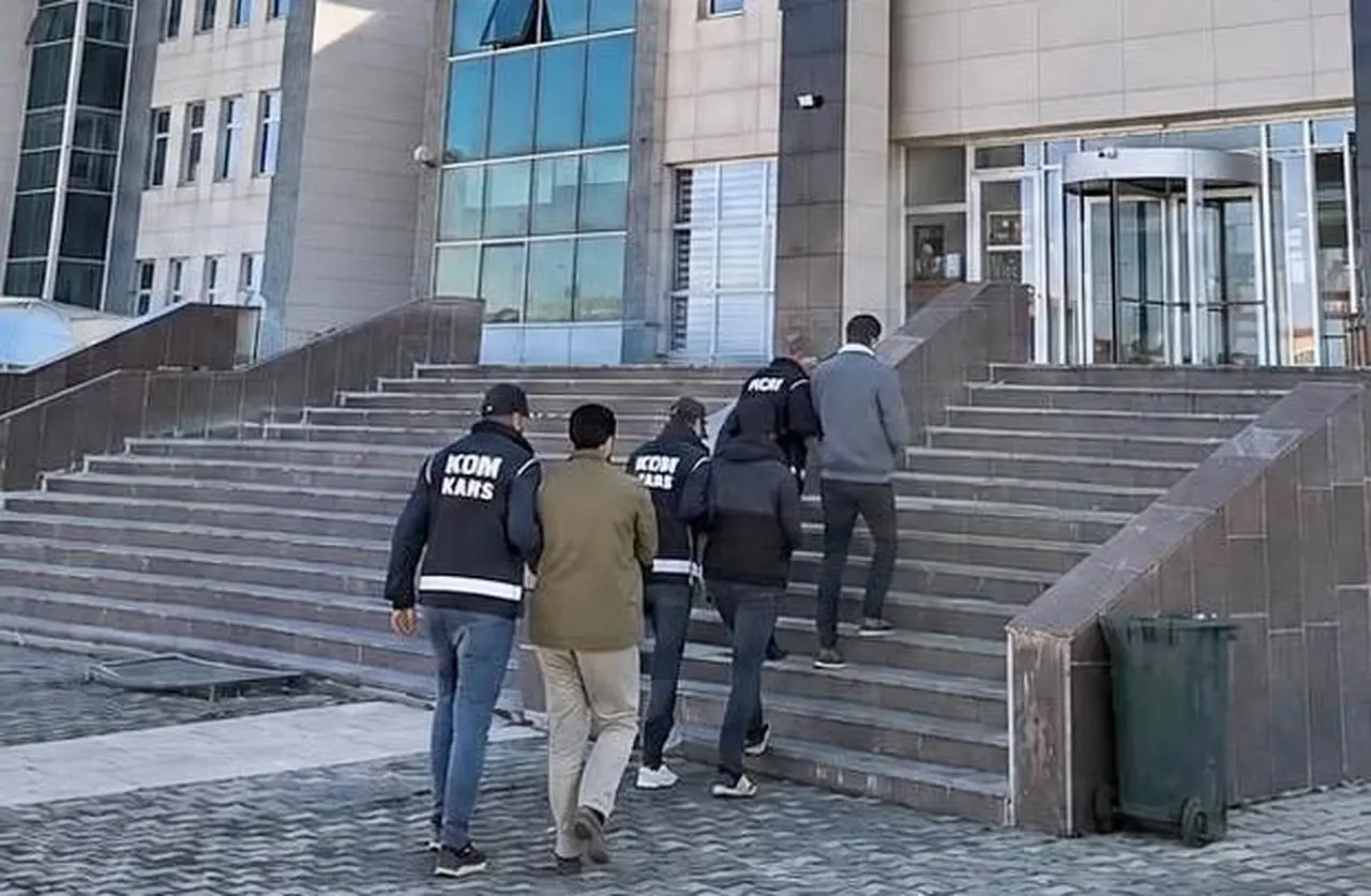 Kars ve Bursa’da zimmet ve sahtecilik operasyonu: 2 tutuklama