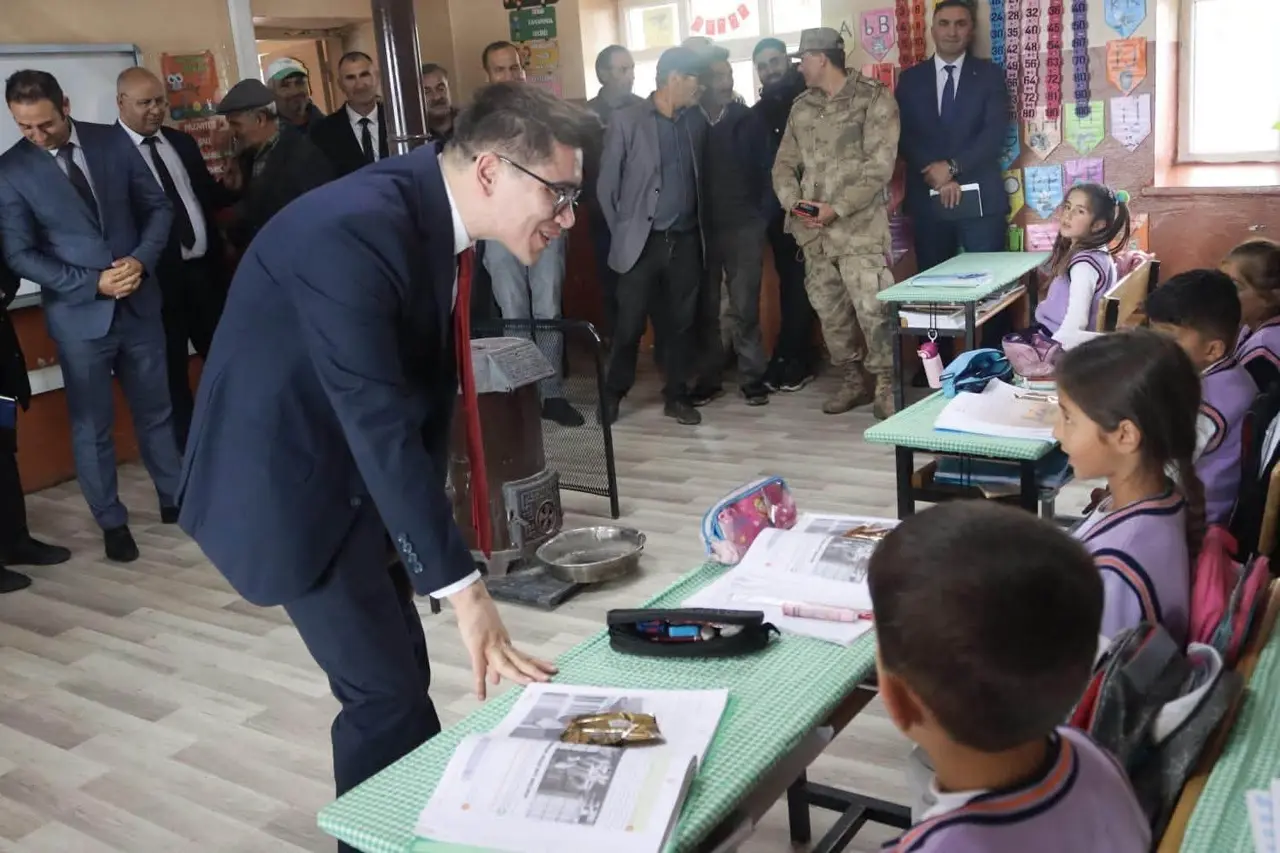 Kaymakam Sakızcı Akçakale İlkokulunu ziyaret etti