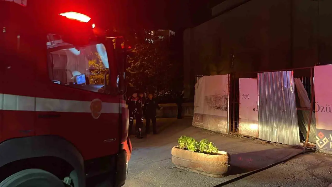 Karaman’da tarihi hamamın bahçesinde yangın