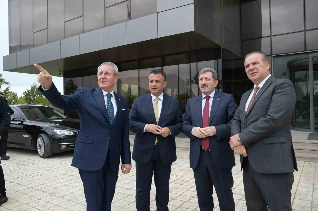 Tavlı ve Doğan’dan Samsun TSO’da yeni döneme tebrik