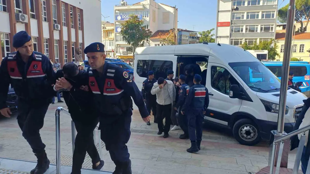 Adliyeye sevk edilen 71 şüpheliden 3’ü tutuklandı