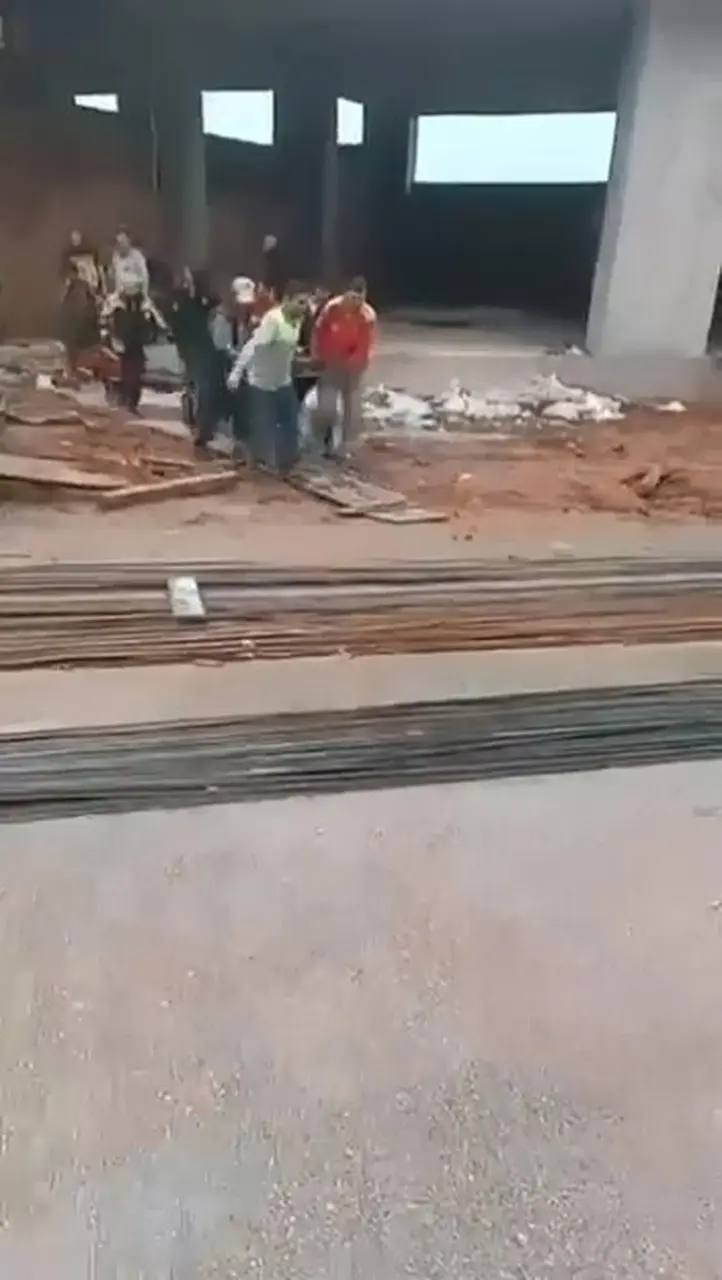 İnşaatın ikinci katından düşen işçi yaralandı