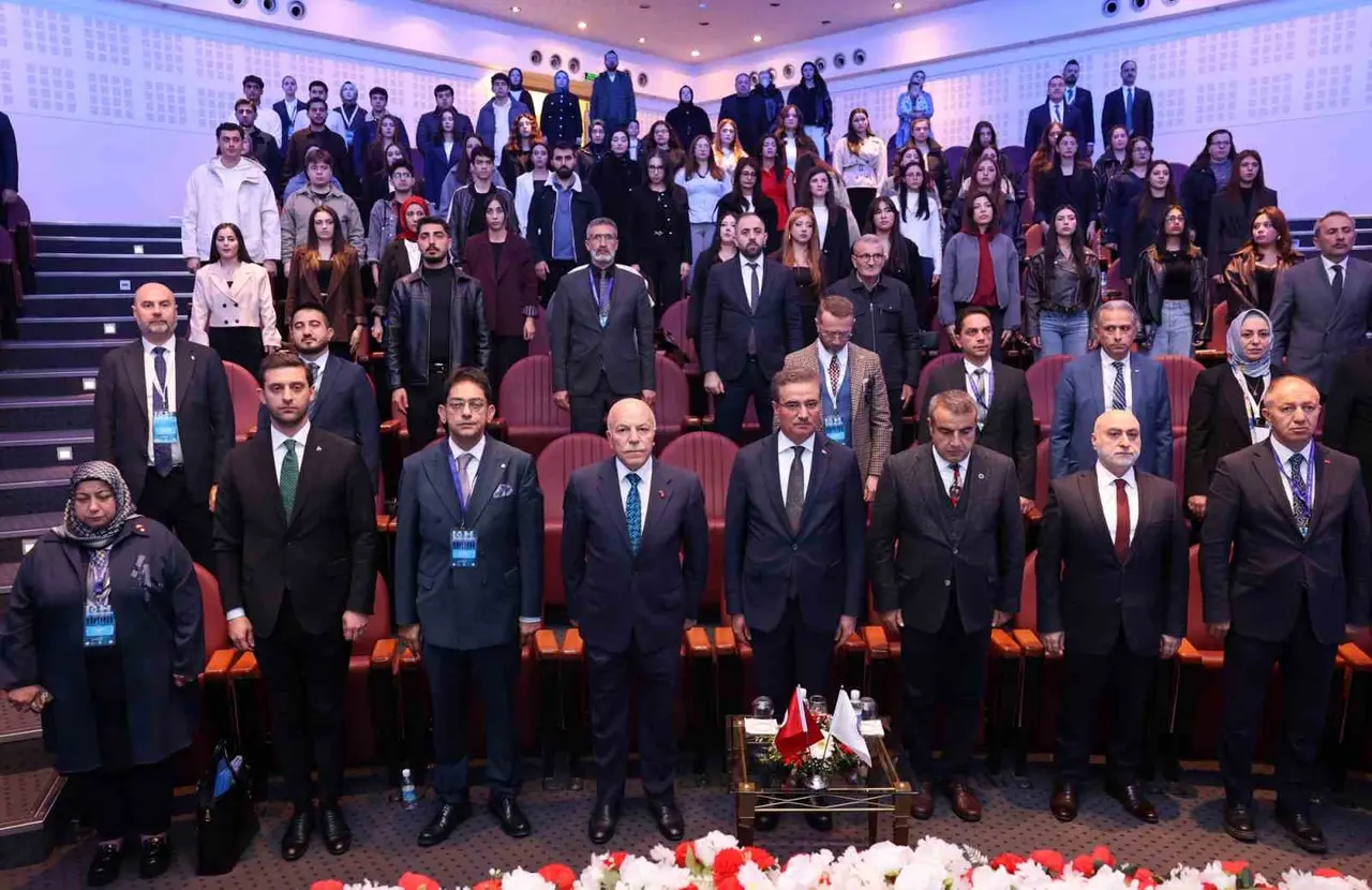 Başkan Sekmen’den iş hayatına atılacak gençlere önemli tavsiyeler
