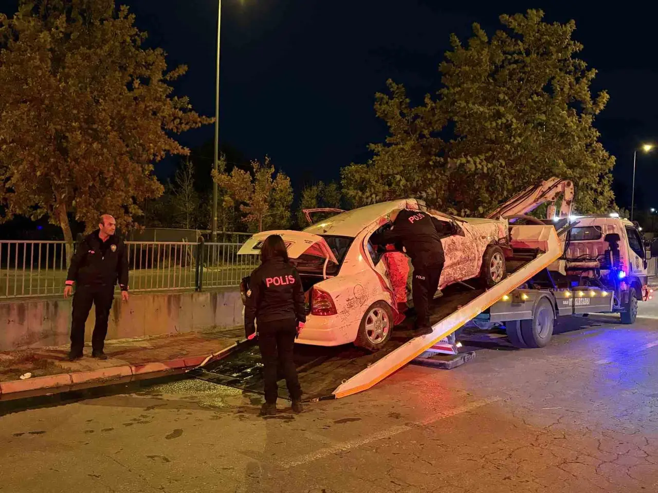 Kayseri’de otomobil kanala uçtu: 2 yaralı