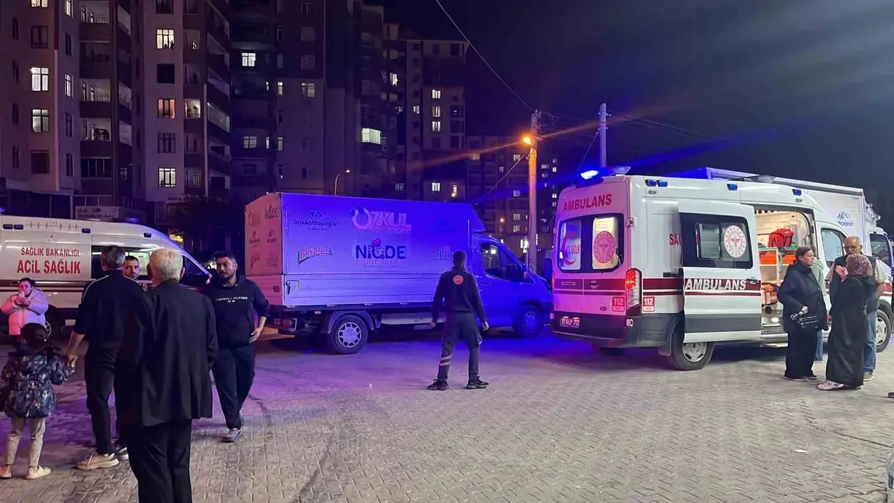 Niğde’de 9. katta yangın paniği: 5 kişi dumandan etkilendi