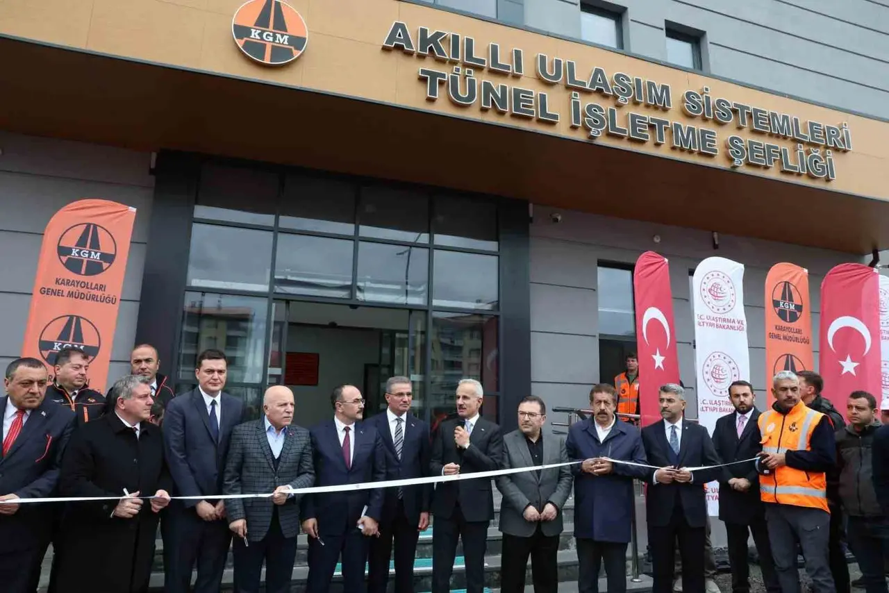 Erzurum’da akıllı ulaşım sistemleri merkezi hizmete açıldı