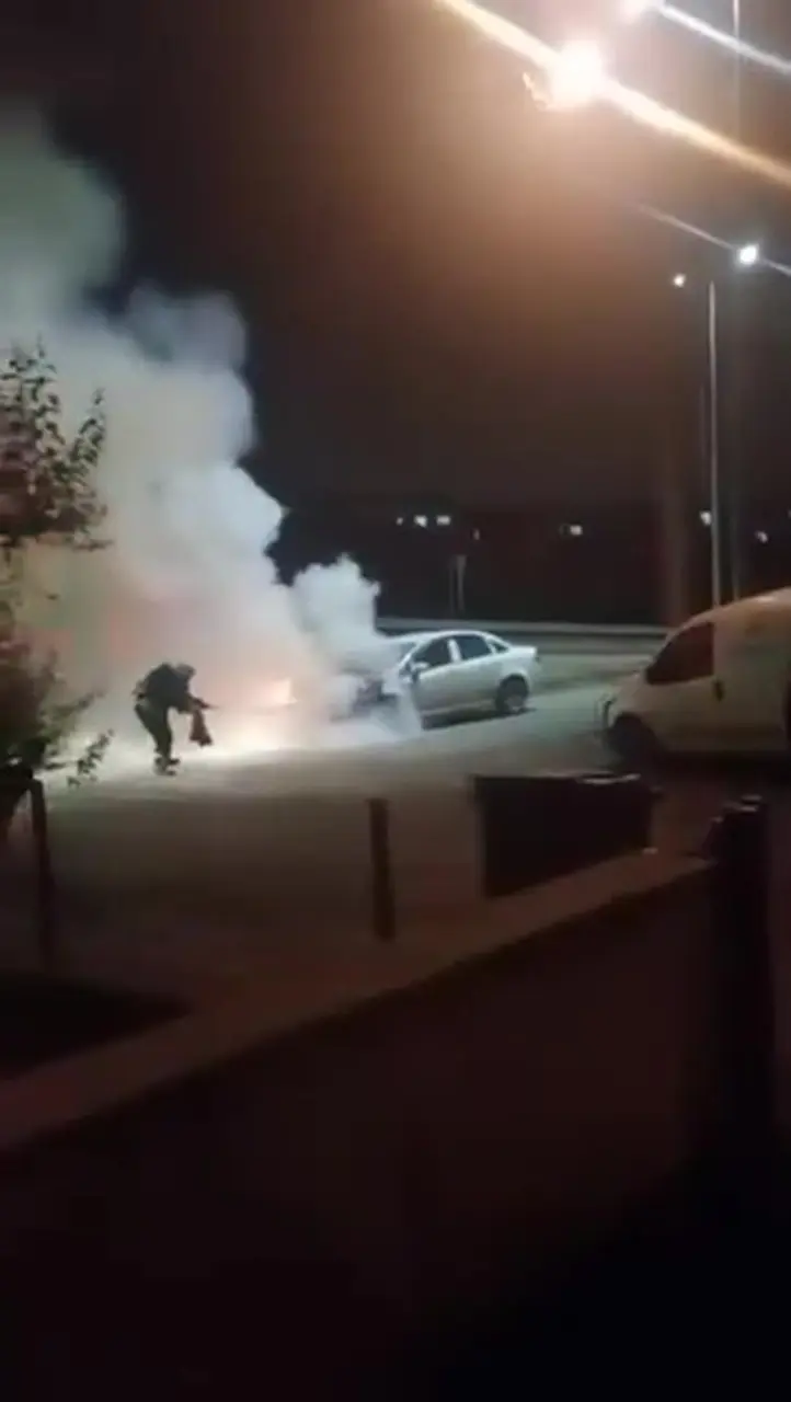 Otomobil alevlere teslim oldu