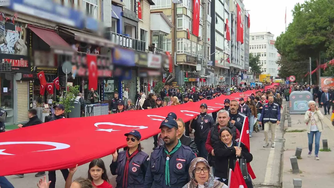 Samsun’da 1919 metrelik bayraklı "Cumhuriyet Yürüyüşü"