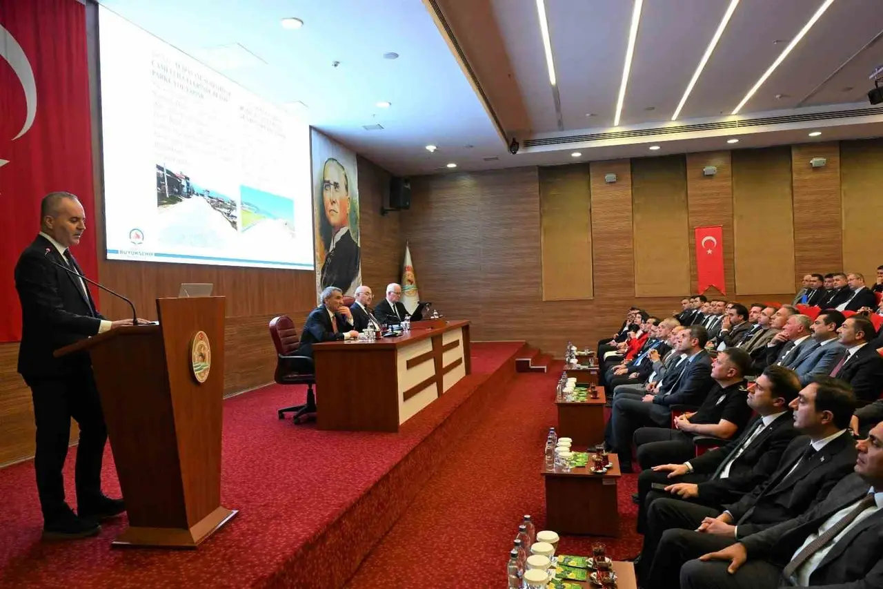 Vali Köşger sanayi yolları ve trafik için kritik talimatlar verdi