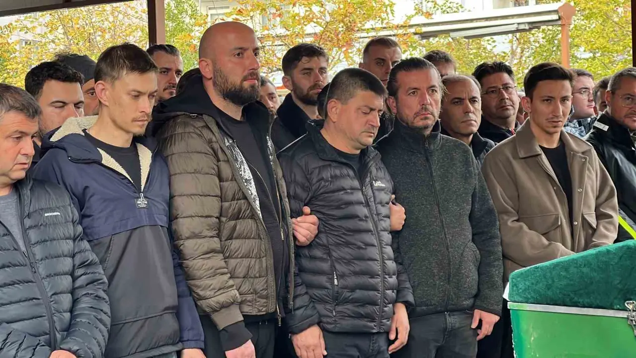 Çanakkale’de feci kazada hayatını kaybeden Efe son yolculuğuna uğurlandı