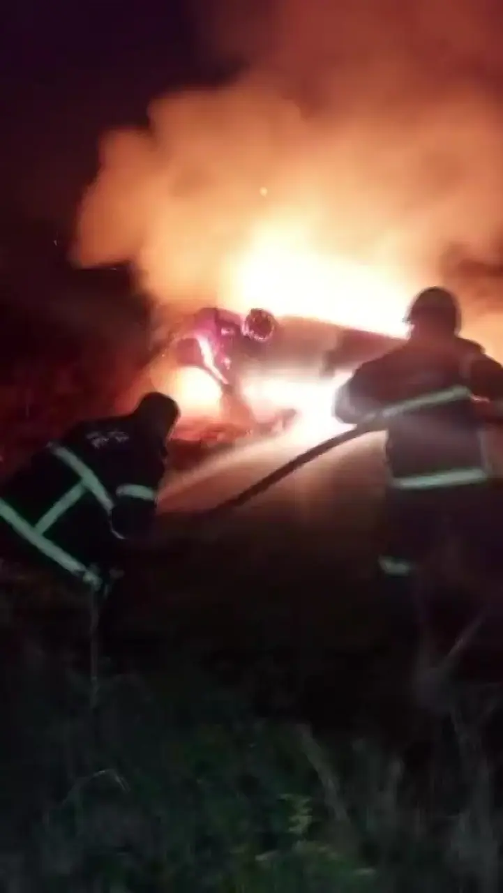 Amasya’da takla atan otomobil alev alev yandı, sürücü son anda kurtuldu