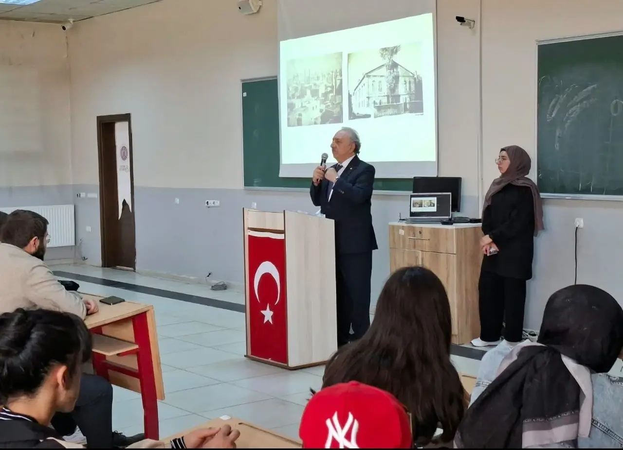 ER-VAK Başkanı Güzel’den Pasinler’de milli mücadele ve cumhuriyet konferansı