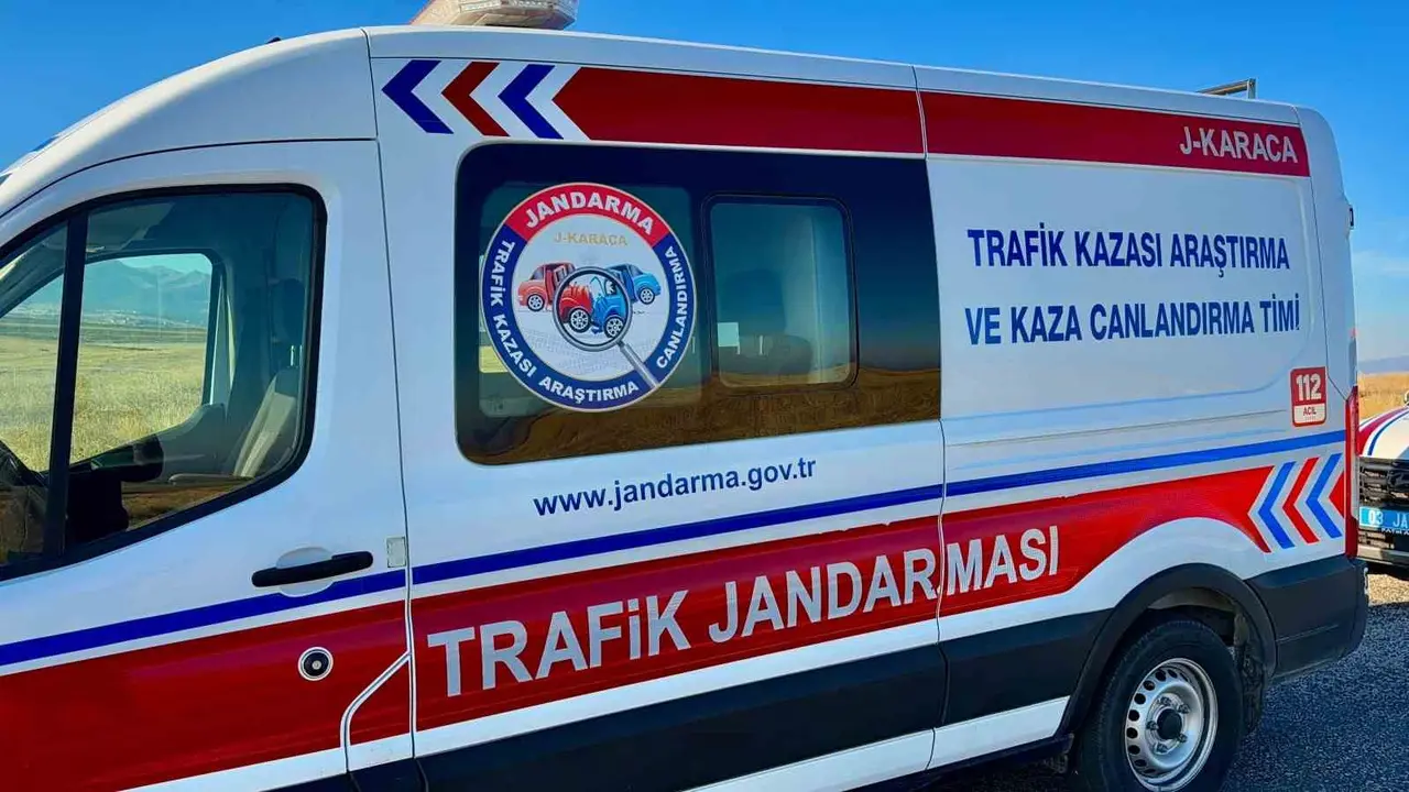 Afyonkarahisar’da otomobiller çarpıştı: 4 ölü