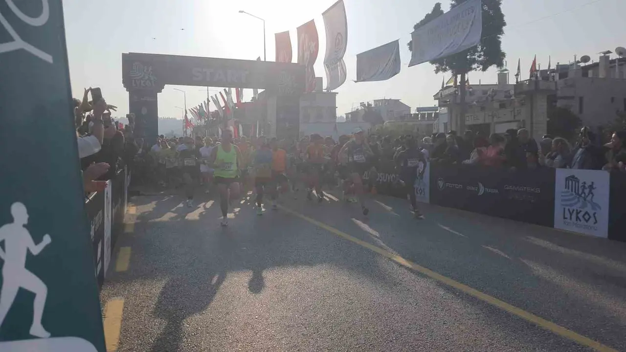 Lykos yarı maratonu’nda binlerce kişi koştu
