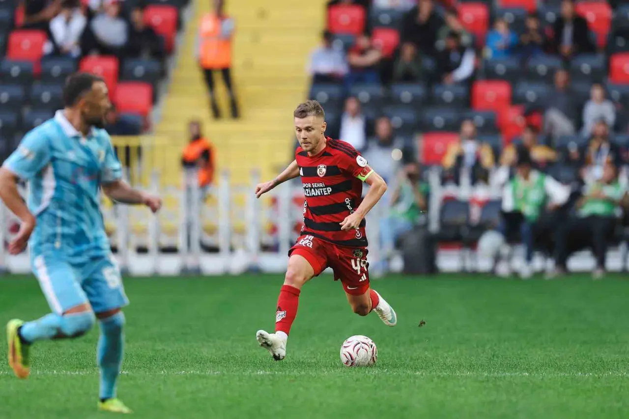 Trendyol Süper Lig: Gaziantep FK: 0 - Erzurumspor FK: 0 (İlk yarı)